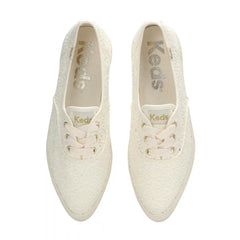 Point Festival Eyelet Lace-Up